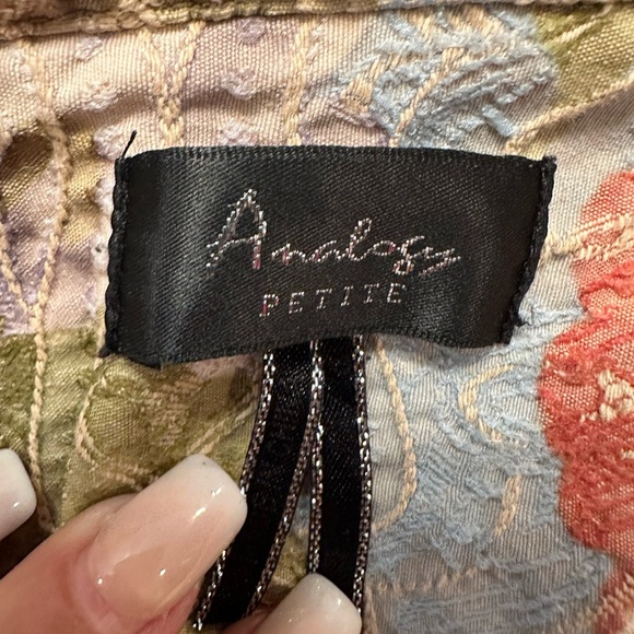 Analogy Petite Quilted Floral Jacket Women’s Fits Small Medium Button Front - Picture 8 of 9